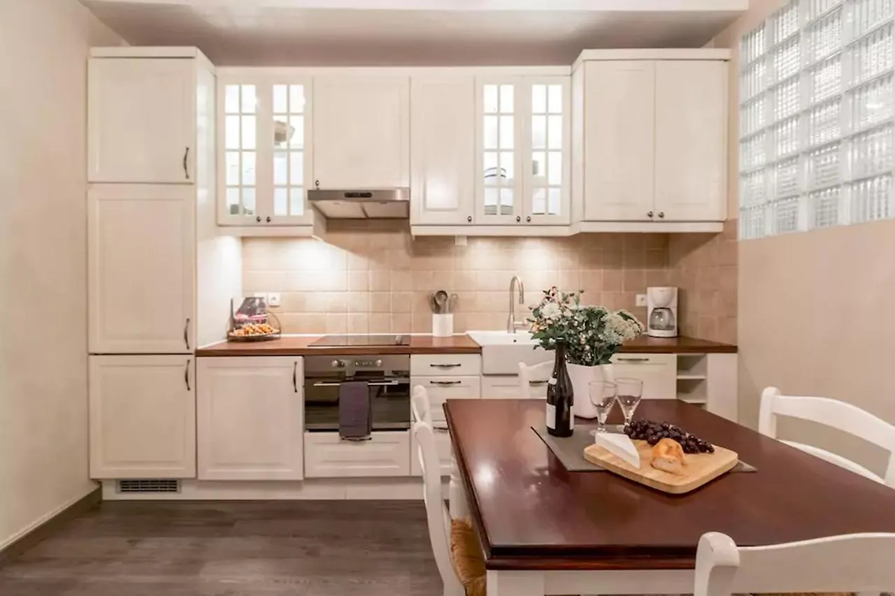 Апартаменты Le Jardin Du Marais Париж 0*,  Франция